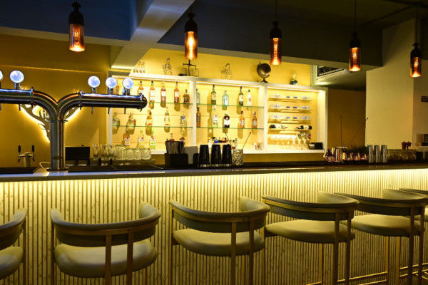 Golden Buck Cocktail Bar, Expressway, Pune