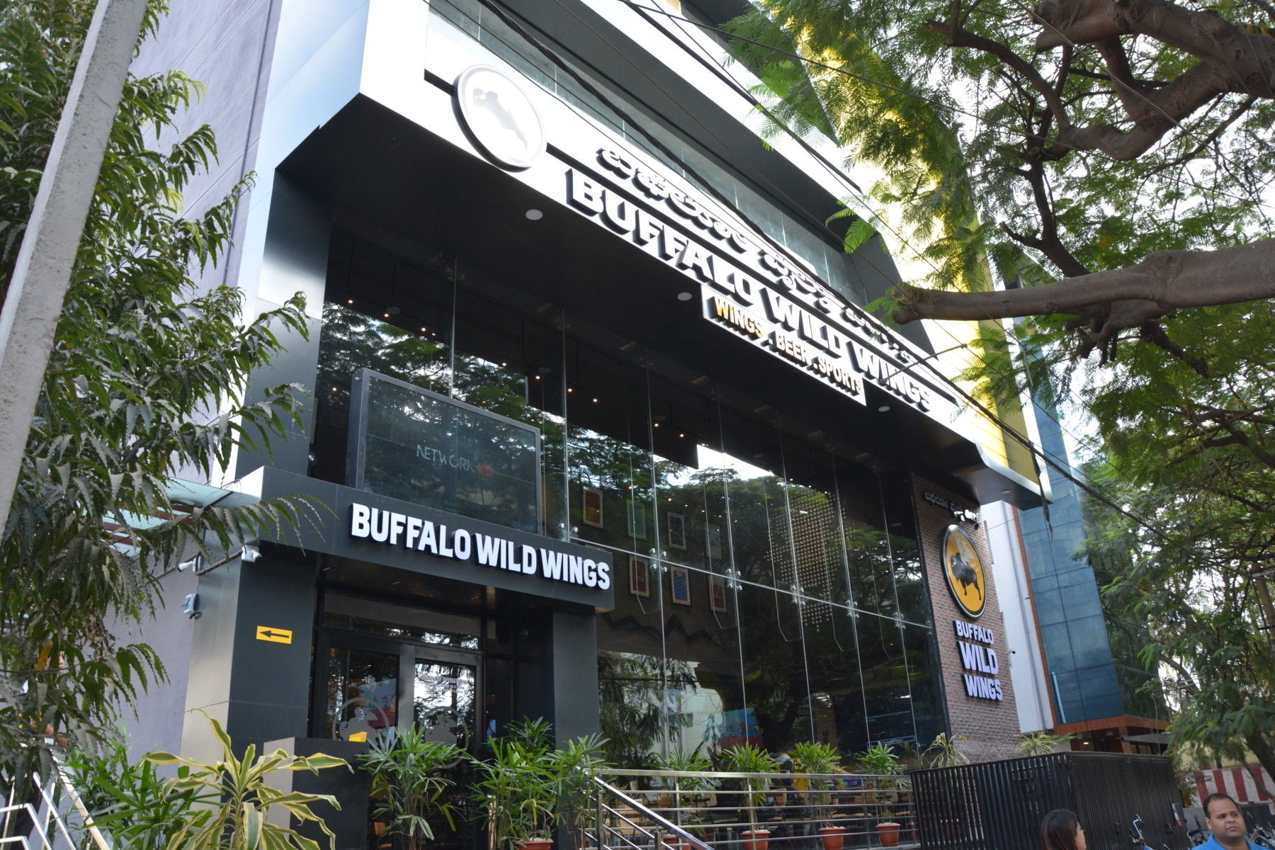 Best Restaurants In Bangalore Serving Alcohol | Bars Near Me