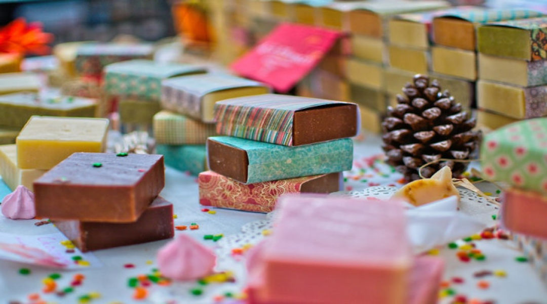 Best Chocolate and Cheese gift-ideas for Foodies in Chennai