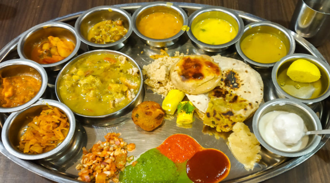 Top 5 Vegetarian Restaurants serving Unlimited Meals in Ahmedabad