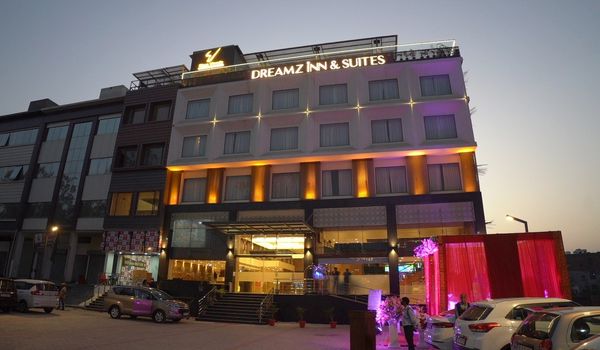 Grill N Dine-HOTEL DREAMZ INN & SUITES, Chandigarh-restaurant/683060/restaurant720220324094157.jpg