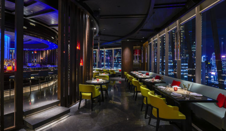 Savor contemporary Cantonese cuisine and bespoke cocktails at this plush restaurant in Mumbai
