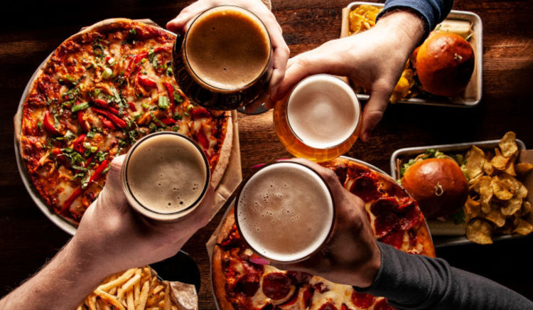 Pizza and Beer, the two musketeers of flavour!