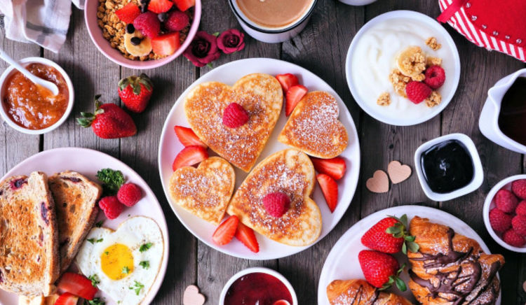 Plan the perfect breakfast date in the city of dreams