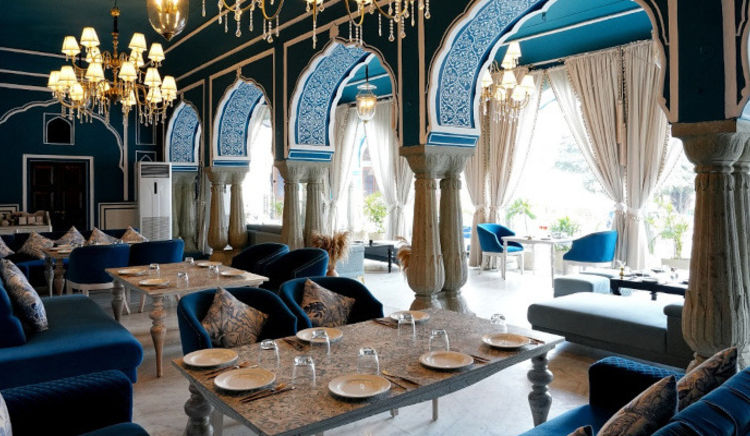 Step into the regal world of the Pink City, where royal dining experiences await